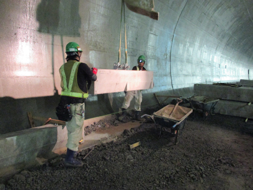 簡単施工で経済的なトンネル側溝「セーフティドレーン」の施工実績紹介｜ランデス株式会社
